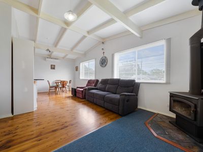 15 Trevally Avenue, Chain Valley Bay