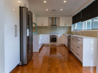 23 Walkers Crescent, Emu Plains