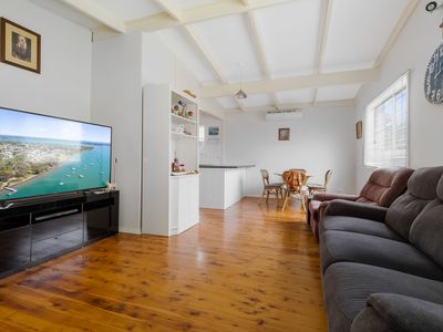 15 Trevally Avenue, Chain Valley Bay
